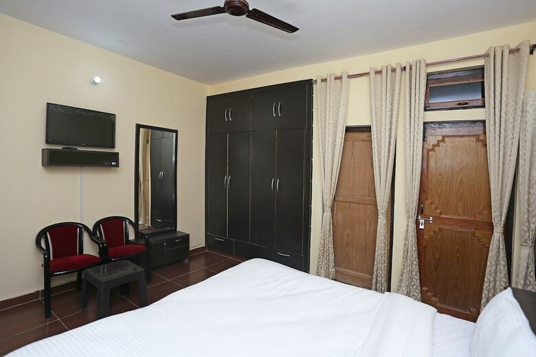 Hotel Oyo 12312 Home Lake View 2 Bhk Bhimtal