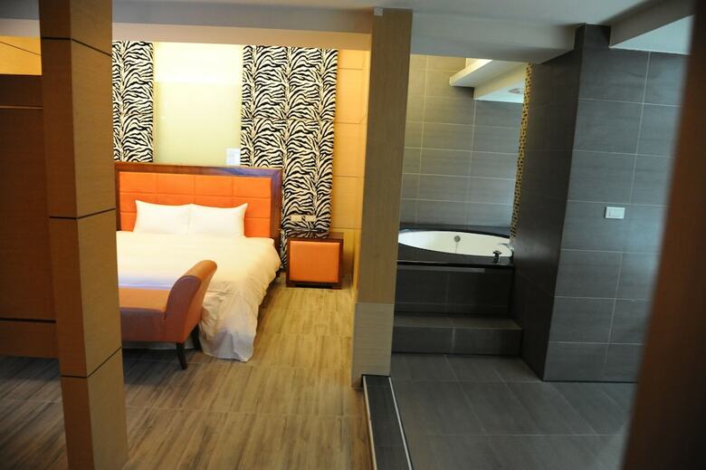 Michelle Hotel