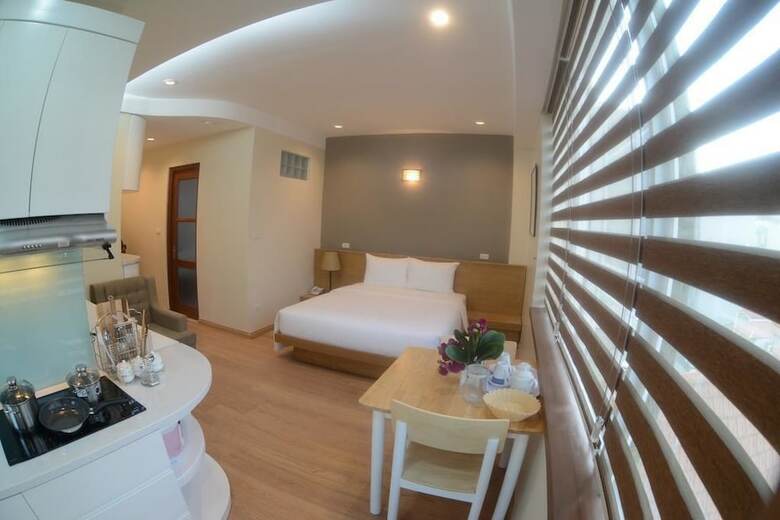 Canary Hotel & Apartment