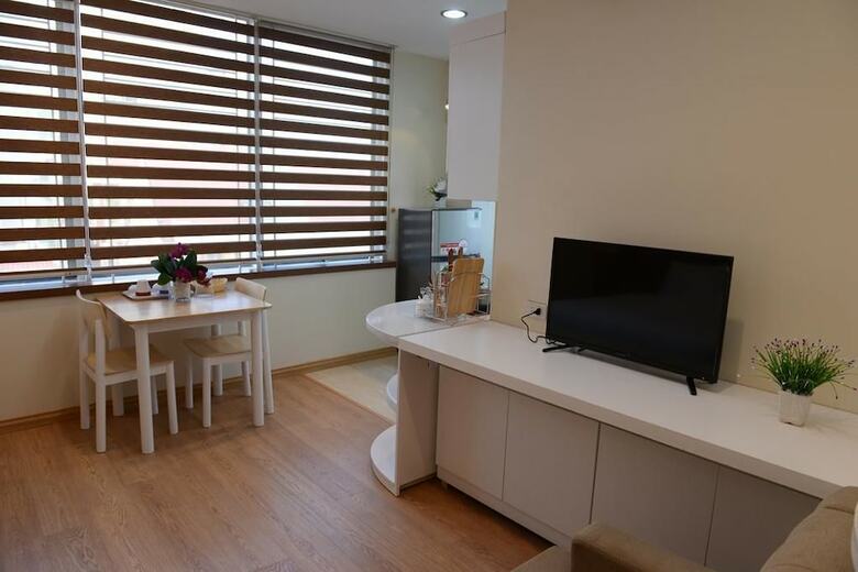 Canary Hotel & Apartment