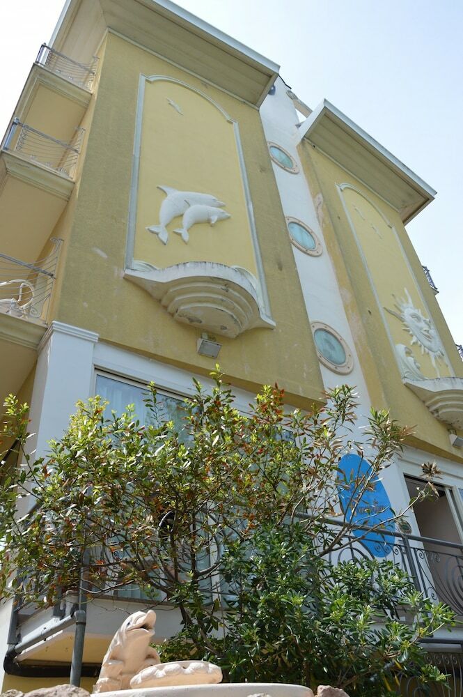 Hotel Carolin
