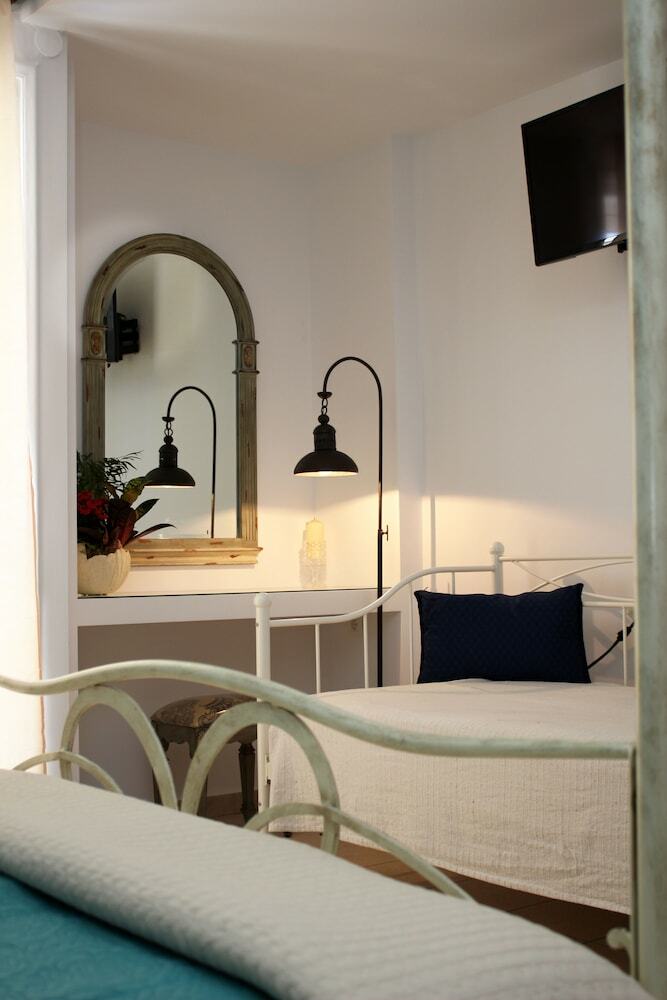 Ikaros Art Hotel