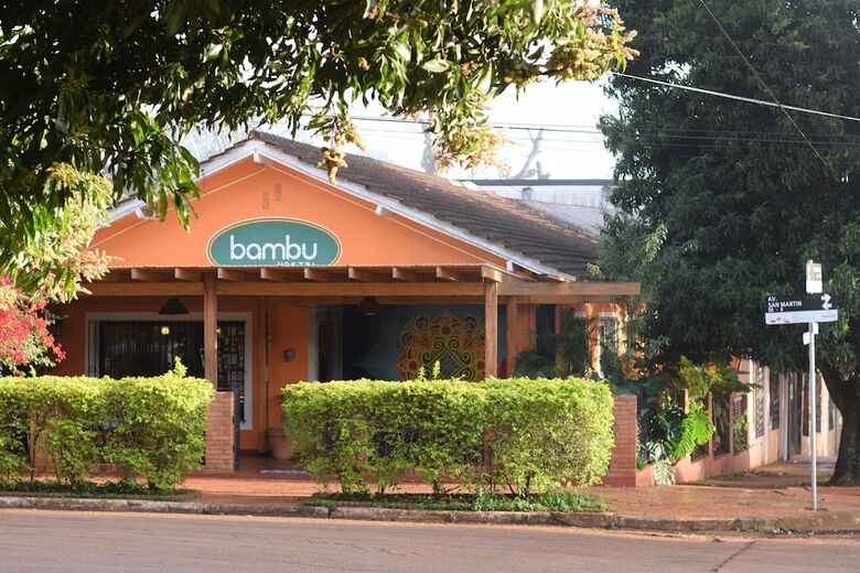 Hostal Hostel Bamb� Puerto Iguaz�