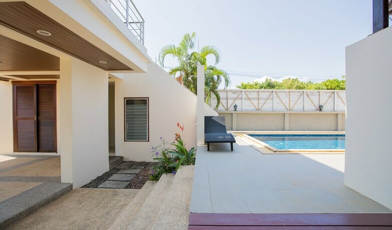 Villa Lemon House
