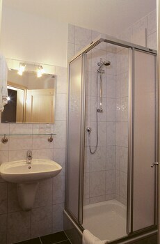 Hostal Bernhardhof Pension