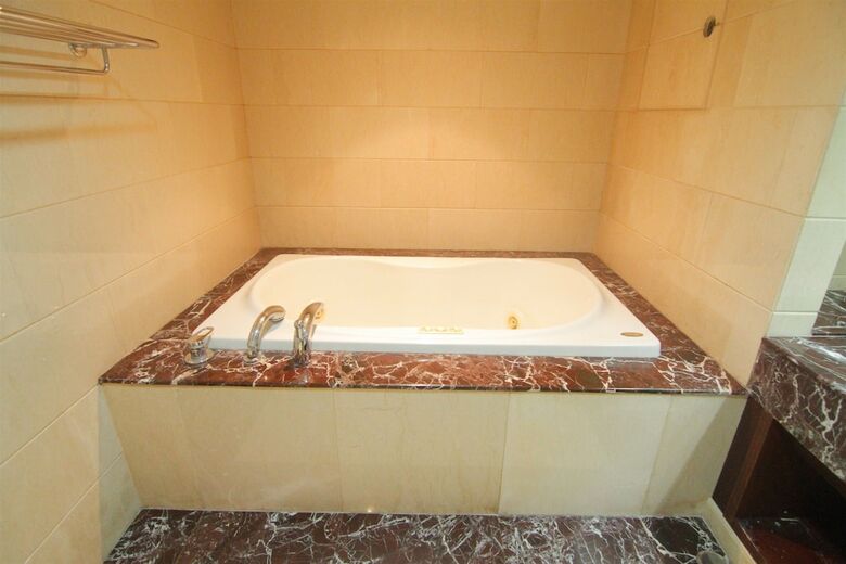 Luxurious 2 Bedroom Scbd Suites Apartment By Travelio