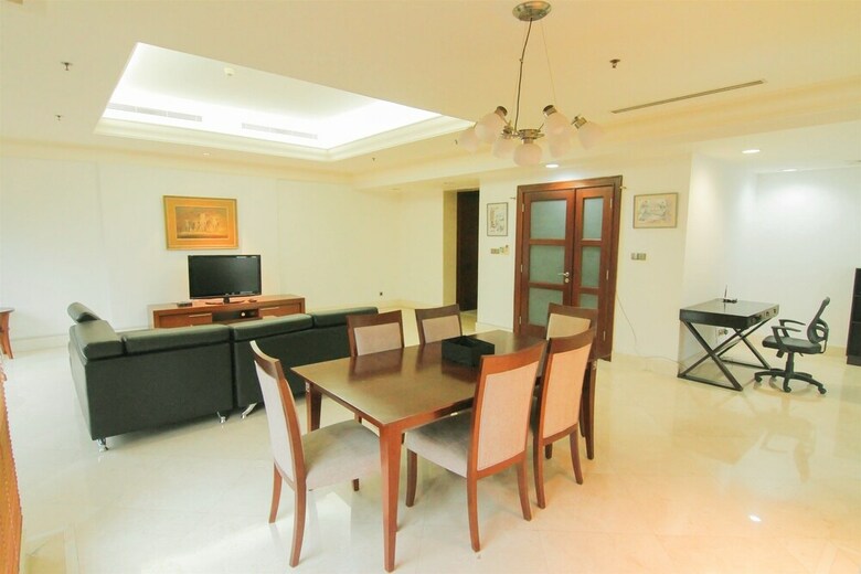 Luxurious 2 Bedroom Scbd Suites Apartment By Travelio
