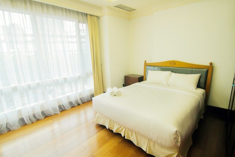 Luxurious 2 Bedroom Scbd Suites Apartment By Travelio