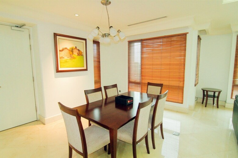 Luxurious 2 Bedroom Scbd Suites Apartment By Travelio