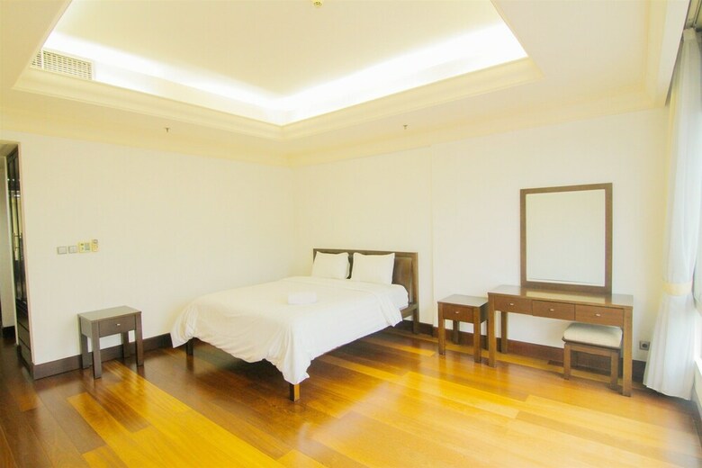 Luxurious 2 Bedroom Scbd Suites Apartment By Travelio