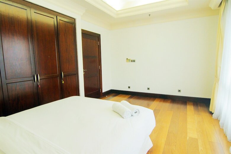 Luxurious 2 Bedroom Scbd Suites Apartment By Travelio