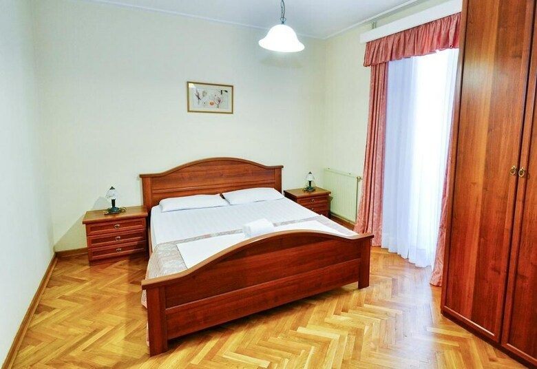 Hotel Villa Velzon Guesthouse