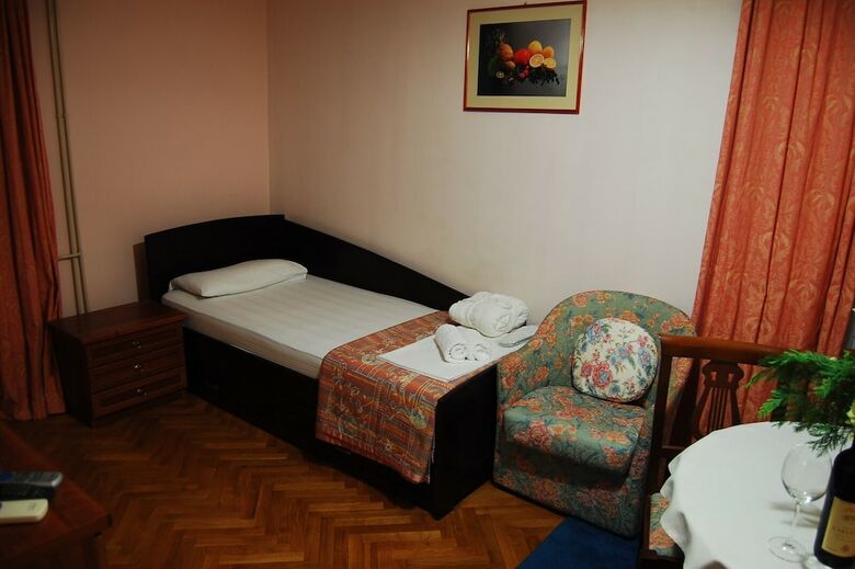 Hotel Villa Velzon Guesthouse