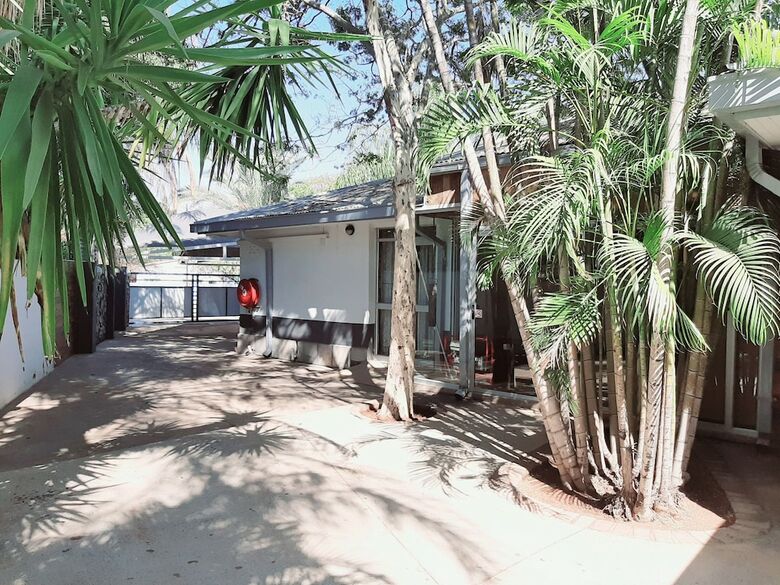 Hotel Herberg Guest House & Coffee Shop