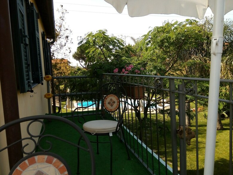 Apartamentos Nel Giardino Di Renzo