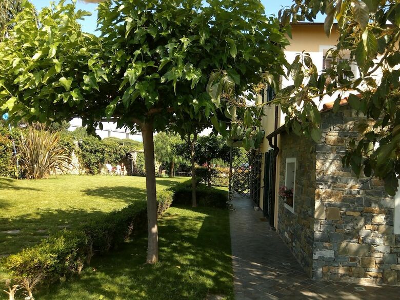 Apartamentos Nel Giardino Di Renzo