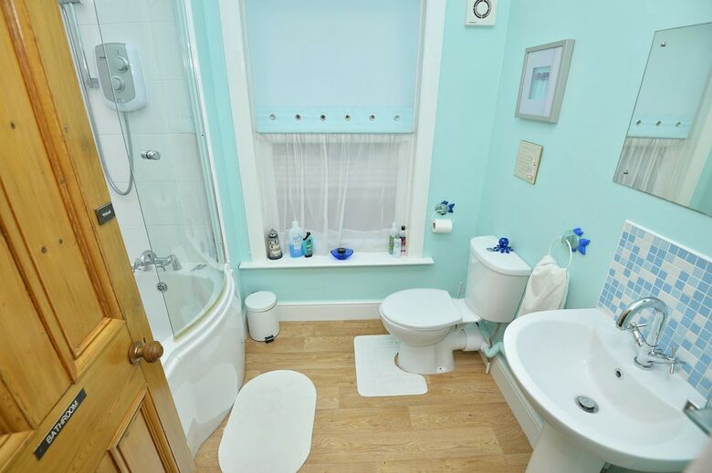 Bed & Breakfast Home From Home Guesthouse