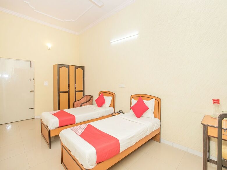 Hotel Oyo Flagship 12684 Compact Green View