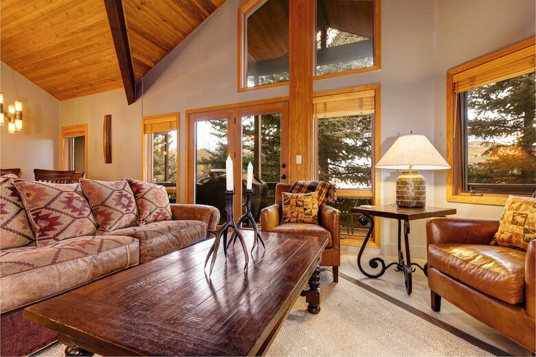 Abode At Ontario Lodge