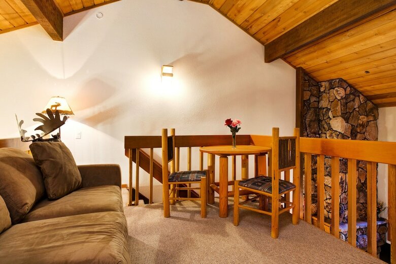 Abode On Ridgepoint