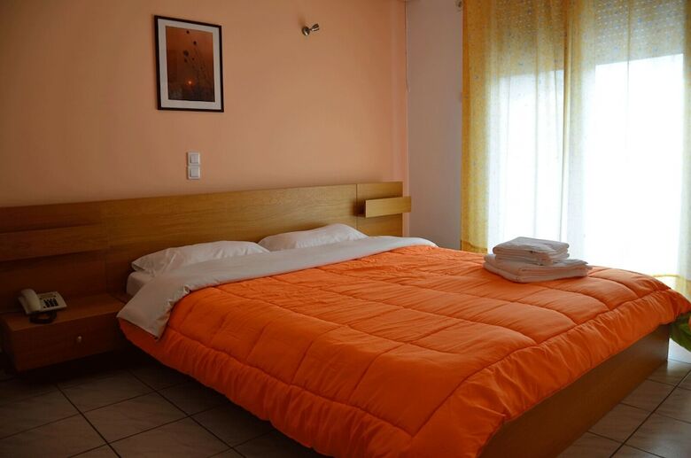 Saron Hotel