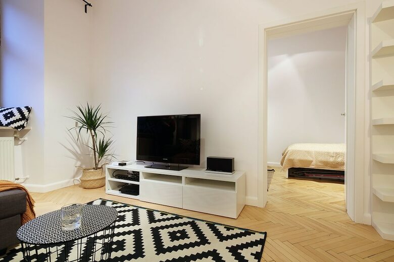 Luxury Mint Apartments Main Square