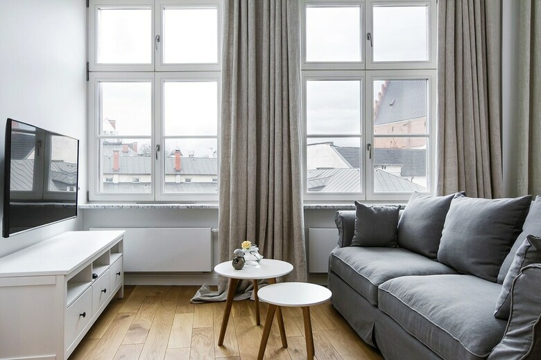 Luxury Mint Apartments Main Square
