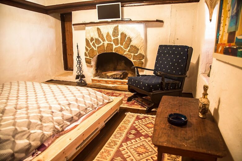 Hostal Seles Camping - Adults Only