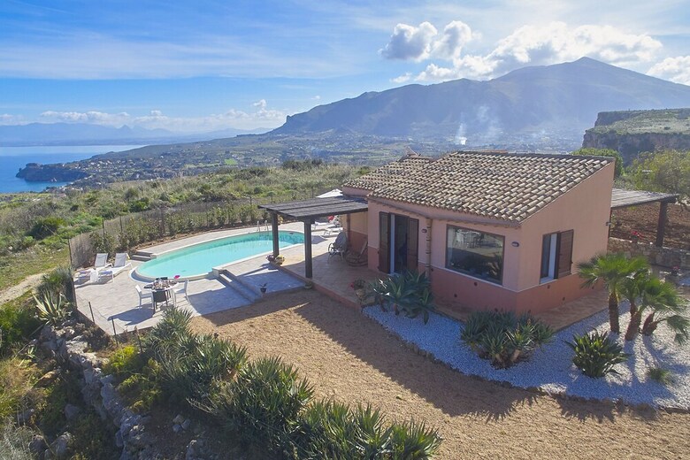 Villa Tari'