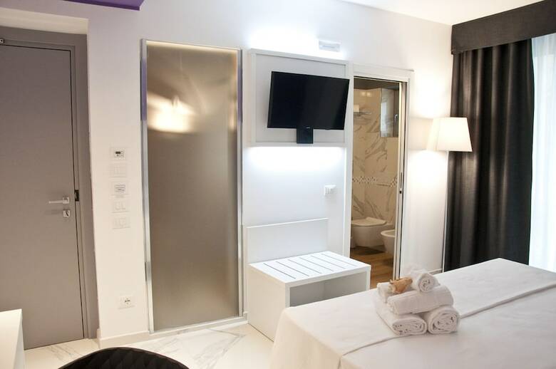 Hotel Ambruosi Village Resort & Spa