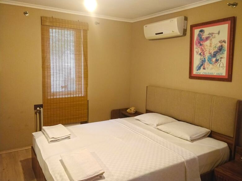 Zephyros Hotel
