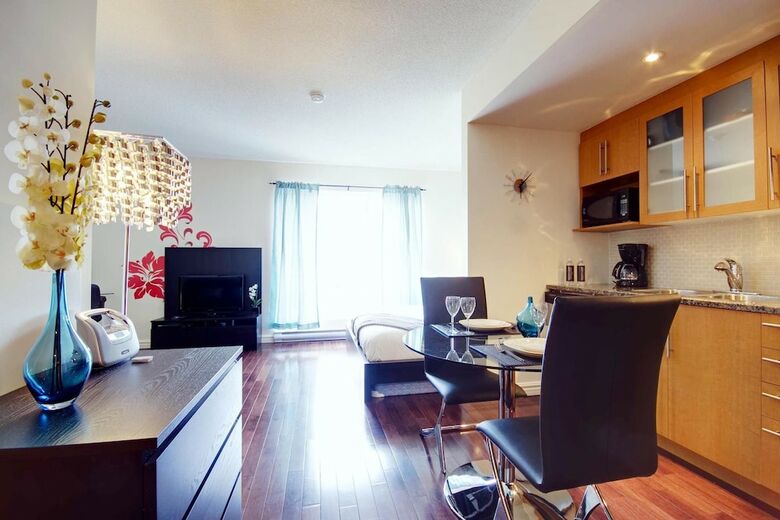 Bijoux Square Apartments