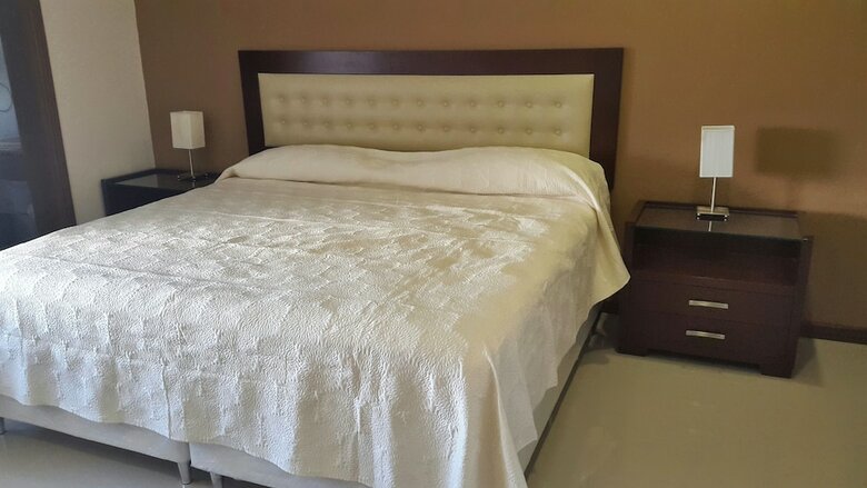 Apartamentos Hb Equipetrol