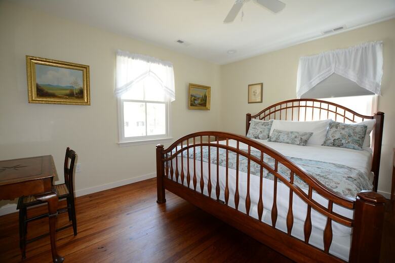 Woodville Bed And Breakfast