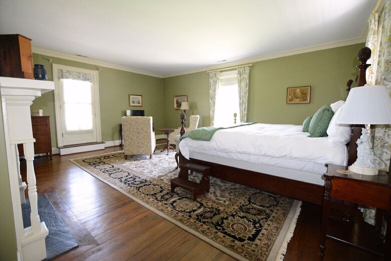 Woodville Bed And Breakfast