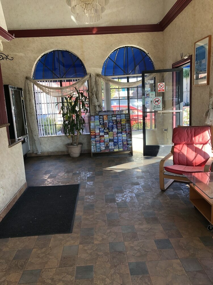 Hotel Travelers Inn