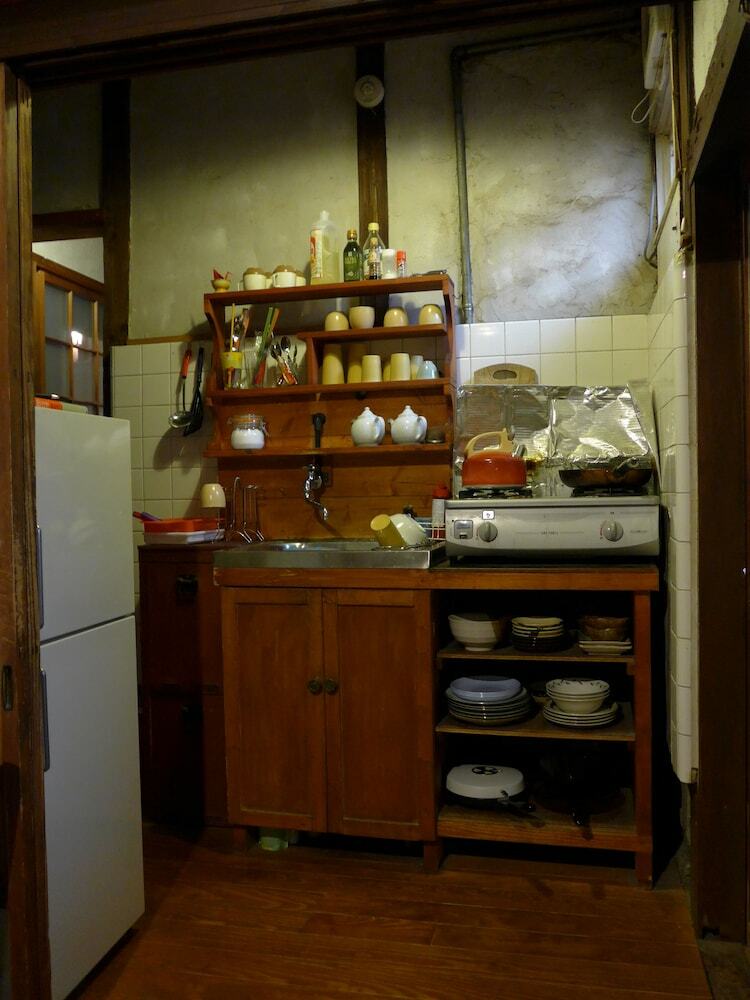 Hostal Small World Guest House - Hostel