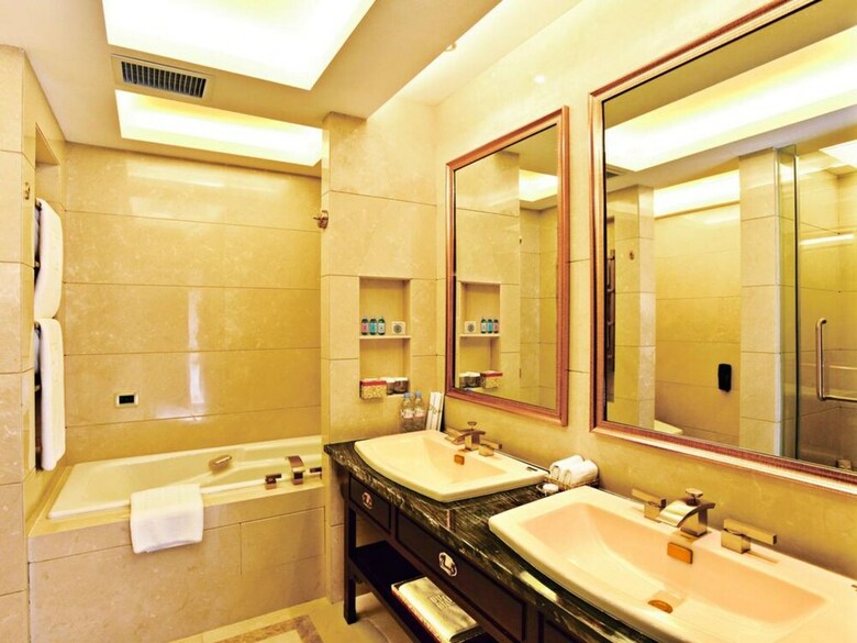 Imperial Palace Hotel