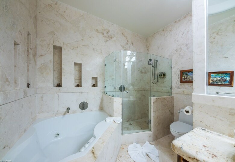 Hotel Belizean Cove Estates