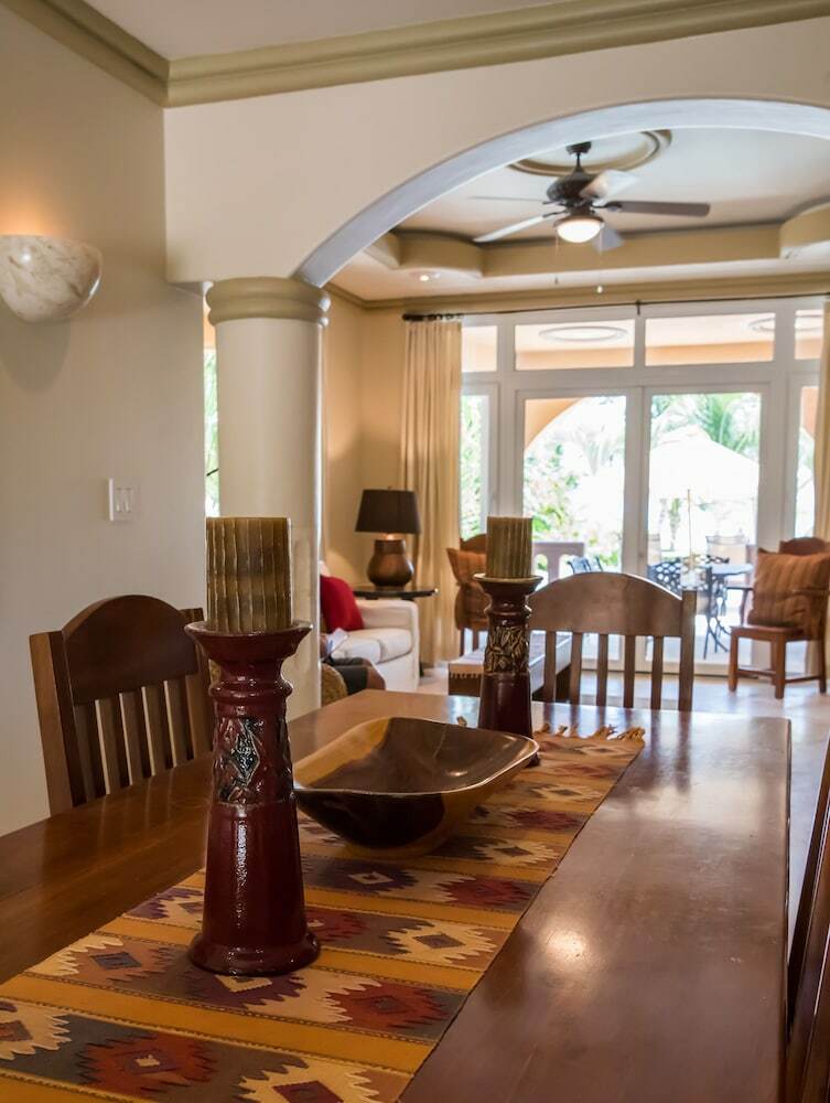 Hotel Belizean Cove Estates