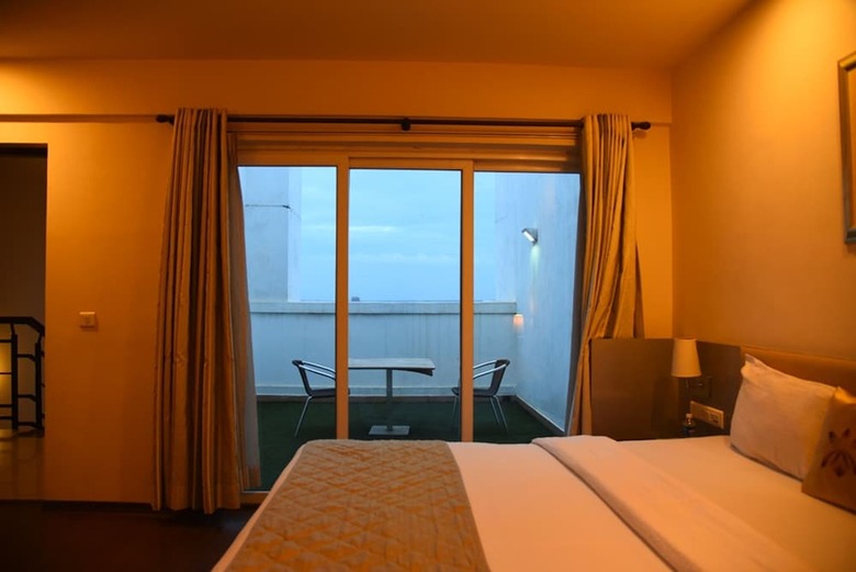 Hotel Royal Orchid Suites