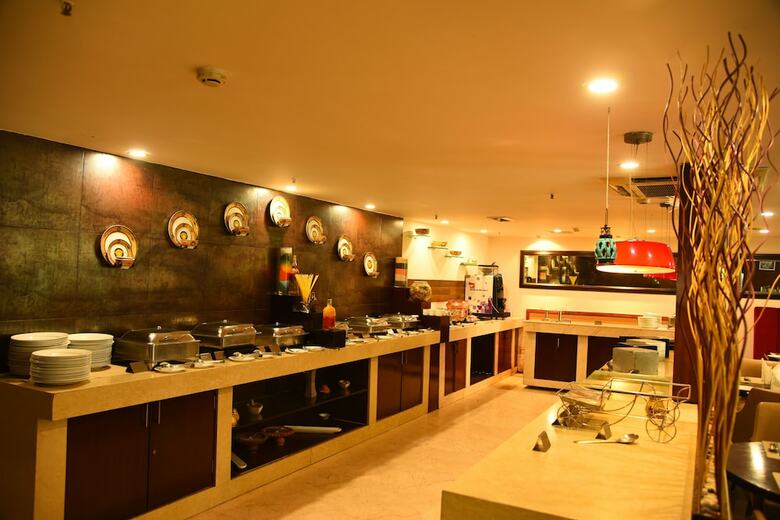 Hotel Royal Orchid Suites