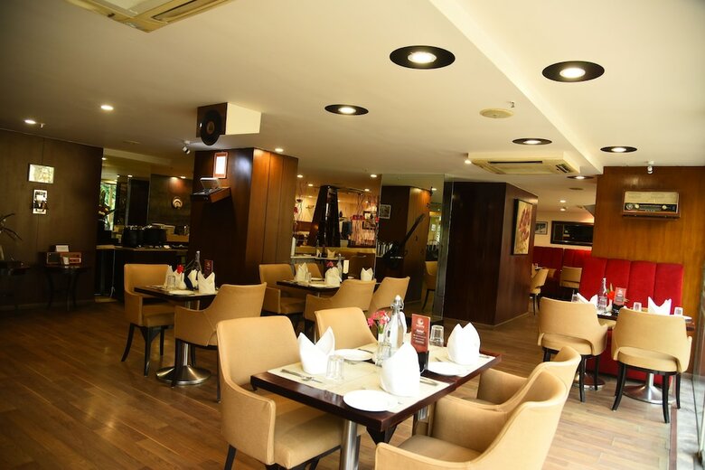 Hotel Royal Orchid Suites
