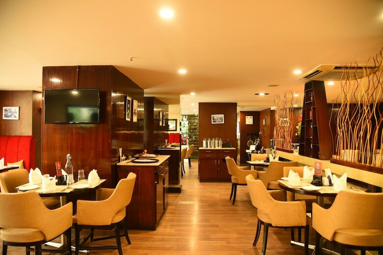Hotel Royal Orchid Suites