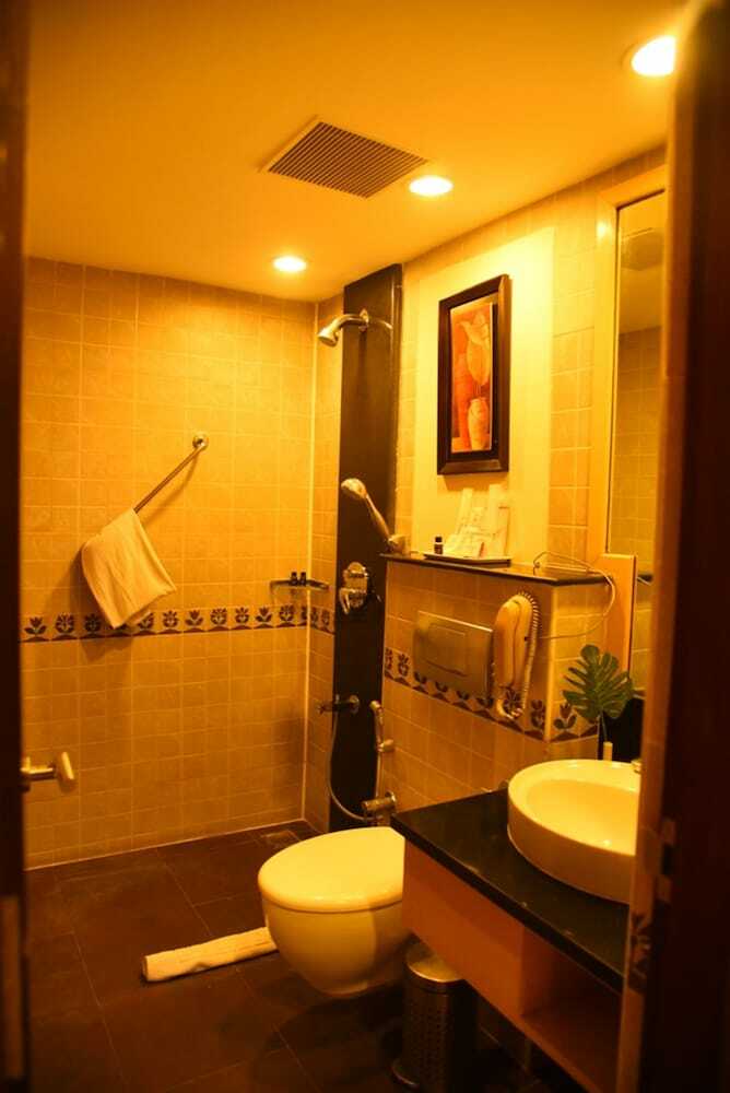 Hotel Royal Orchid Suites