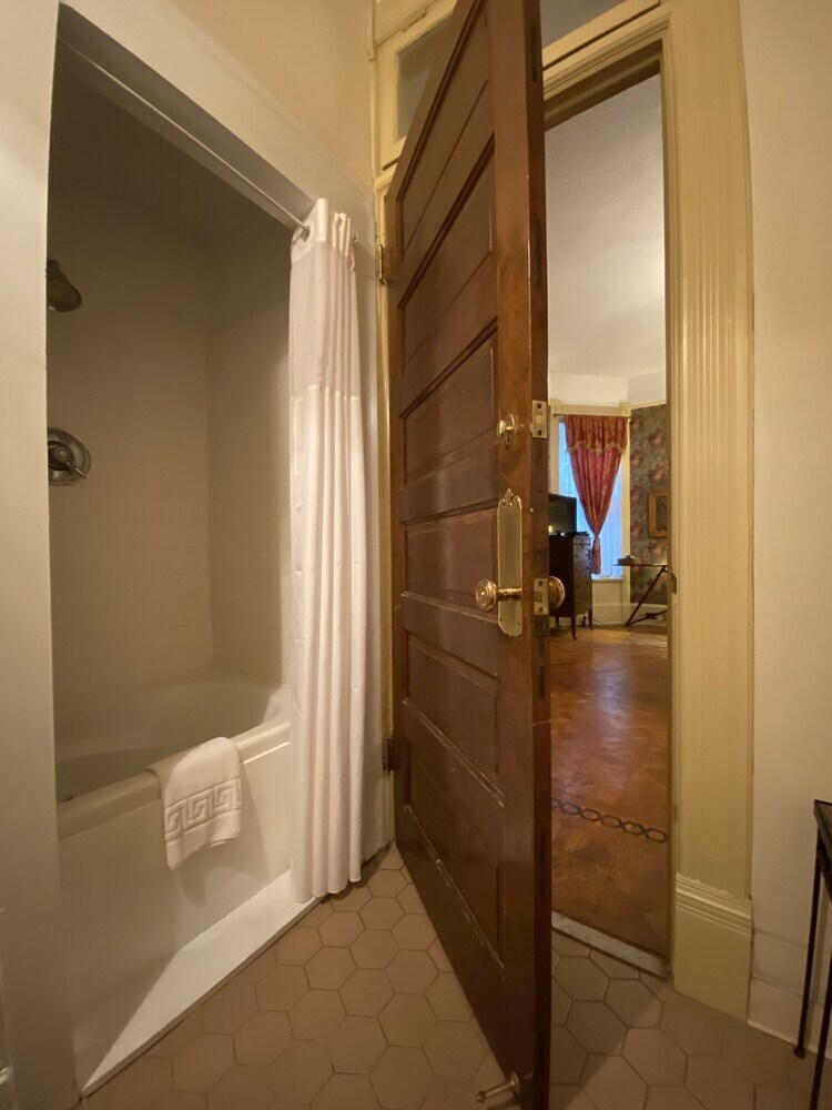 Bed & Breakfast The Queen Anne Inn