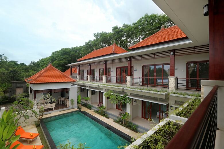 Hotel Avisaravilla And Guest House