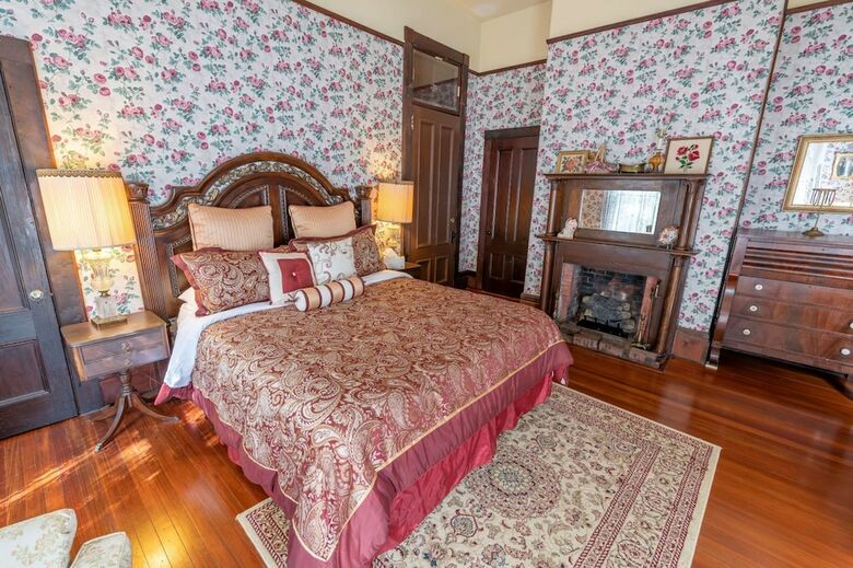 Grand Gables Inn Bed & Breakfast