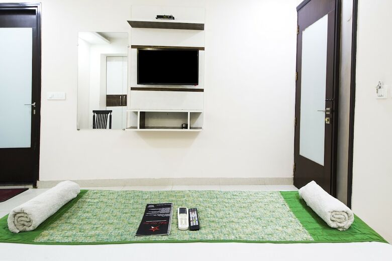 Airport Hotel Star Inn