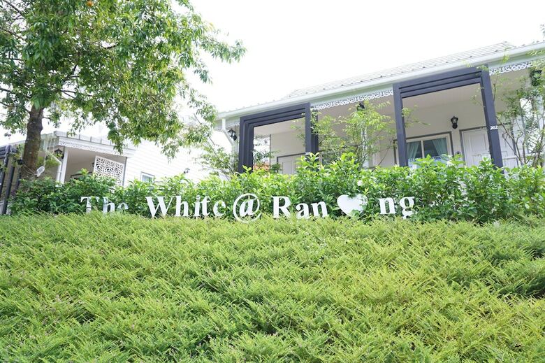Hotel The White Village Ranong Resort